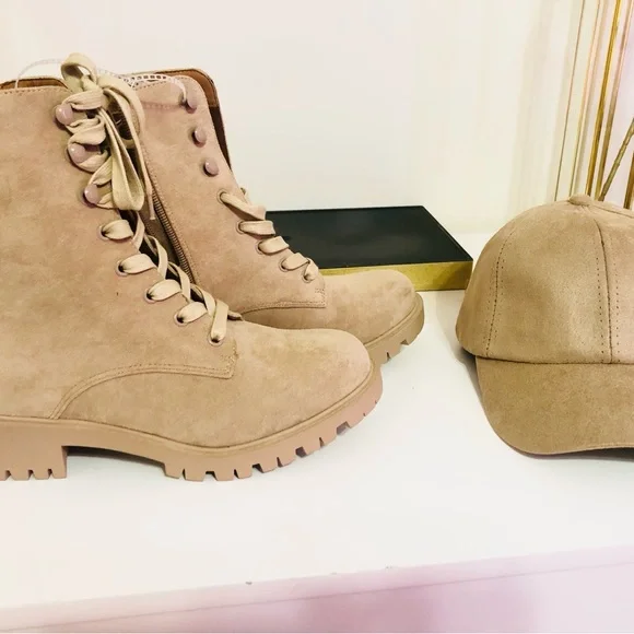 NWT ladies Boots WTH Hat - Picture 4 of 10